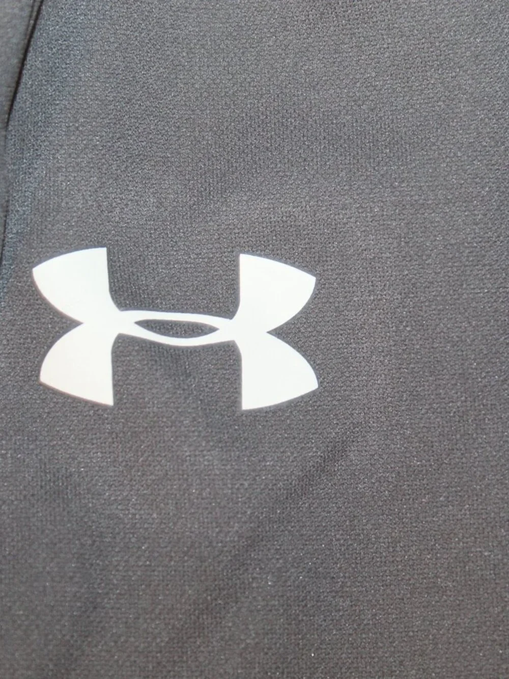 NEW UNDER ARMOUR Youth XL Reversible Gray & White Basketball Running Shorts